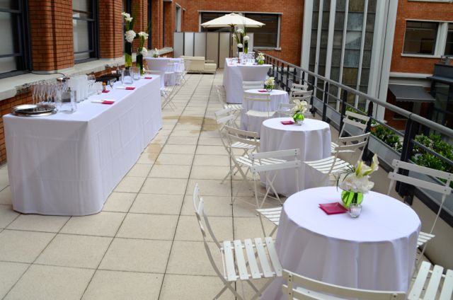 Aménagement de terrasse pour réception haut de gamme.